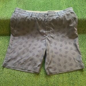 Greg Norman Mens Performance Golf Shorts Size 40